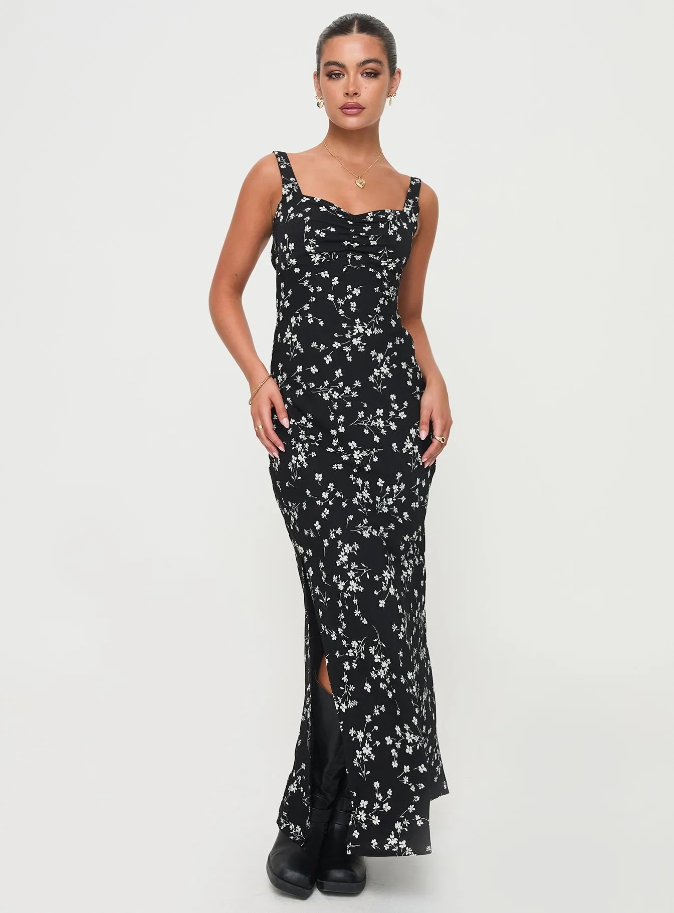 Mahlari Maxi Dress Black / Floral