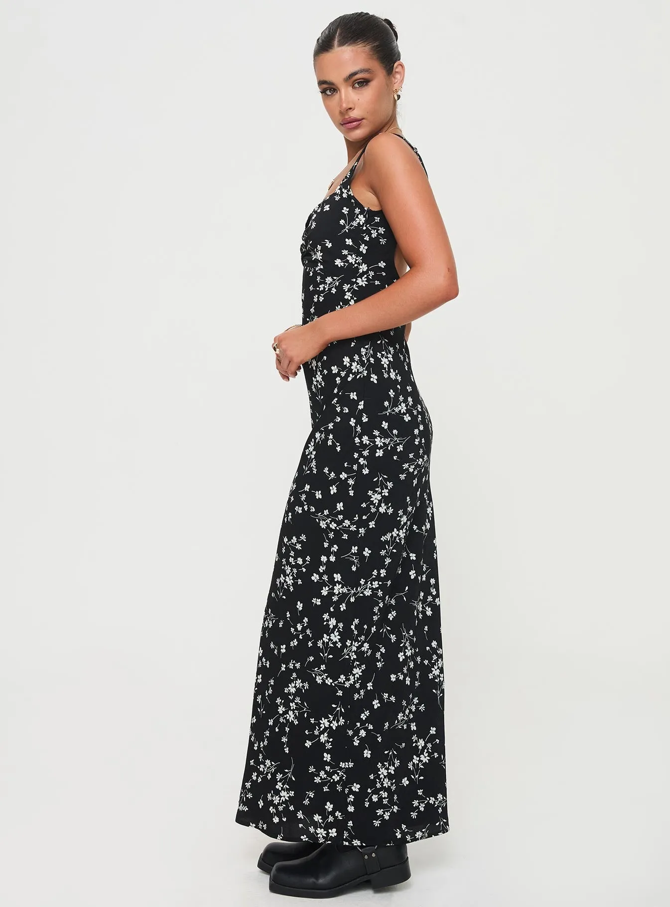 Mahlari Maxi Dress Black / Floral