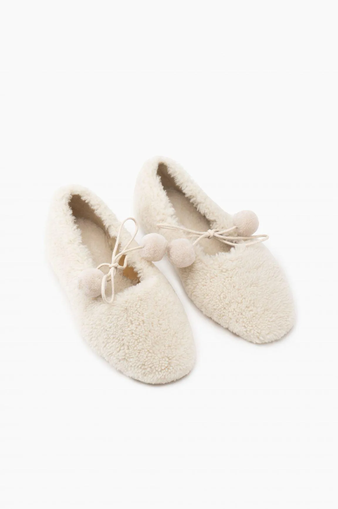 Cozy Lulu Cream Slides