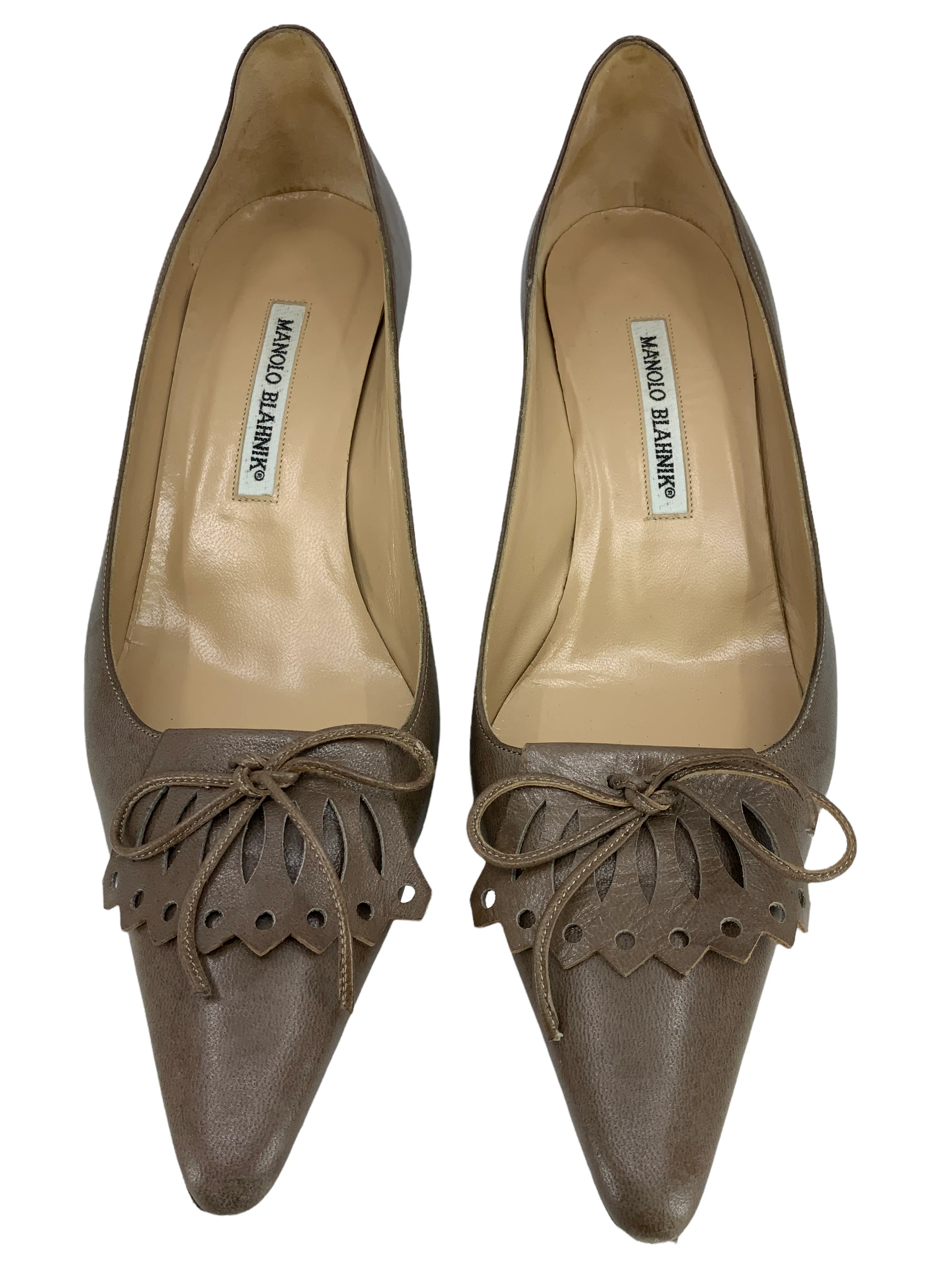 Size 9 Manolo Blahnik Leather Pointed-Toe Pumps