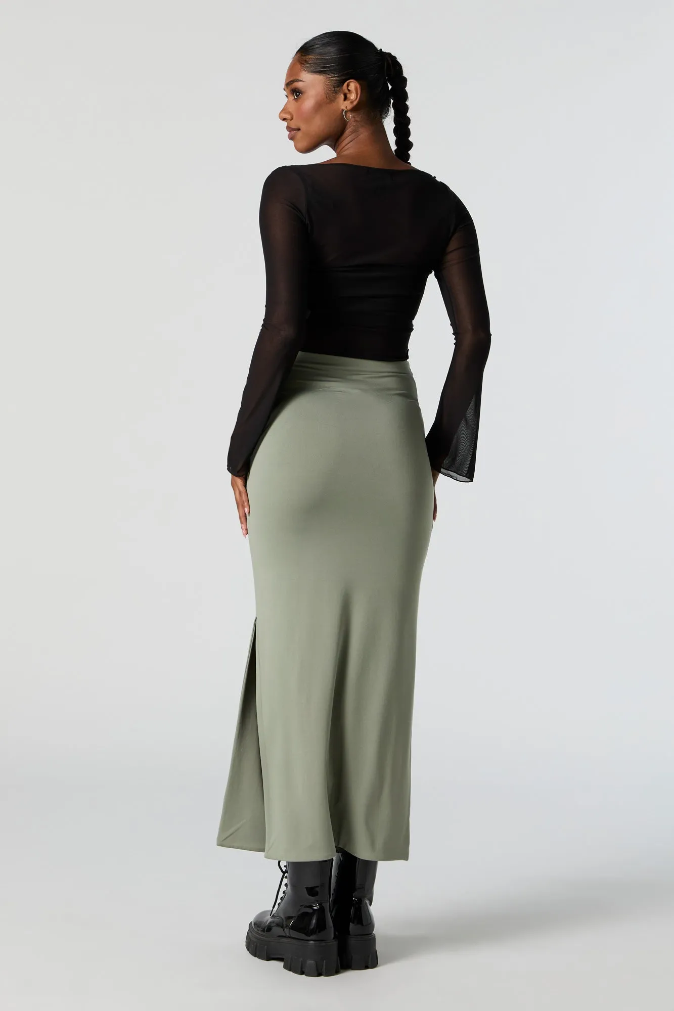 Sophisticated Midi Skirt with Slit