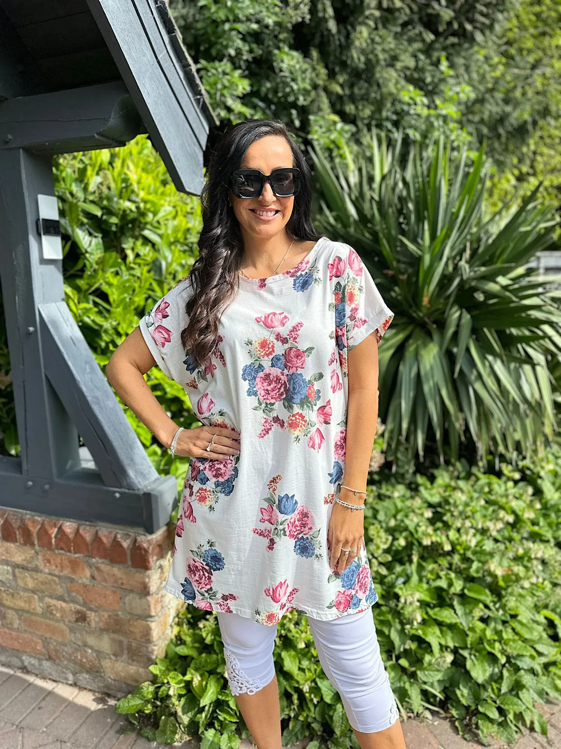 Toni's White Tunic With Floral Blooms