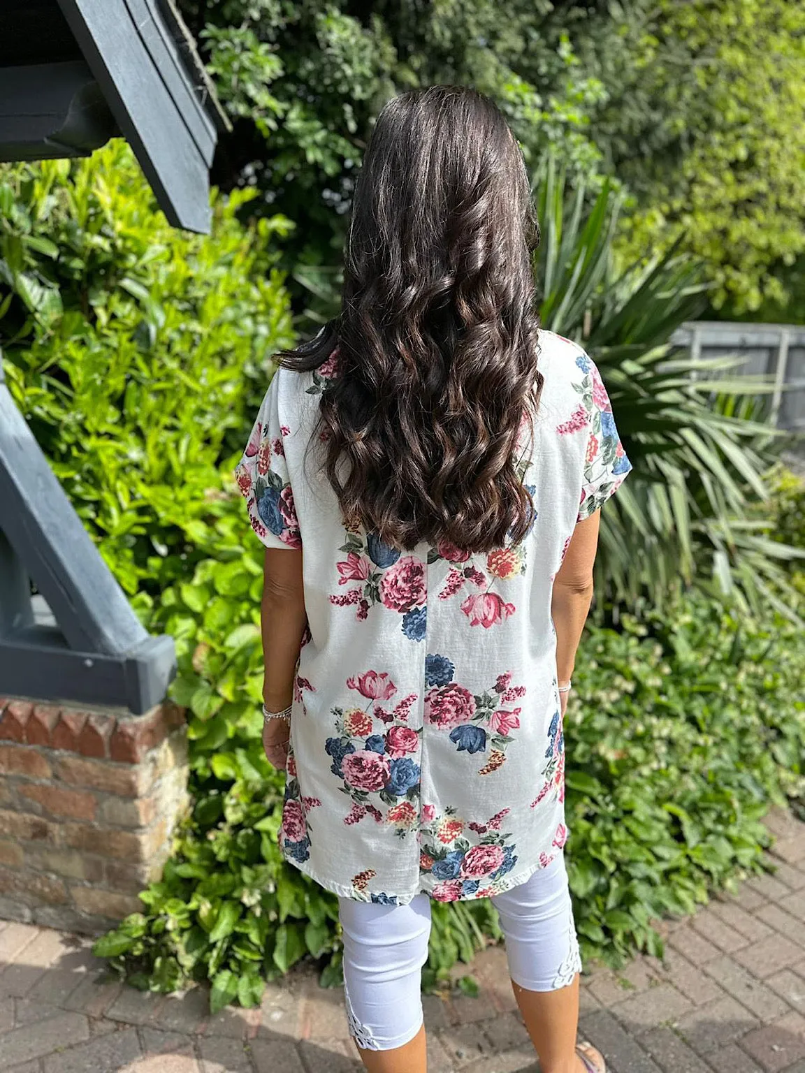 Toni's White Tunic With Floral Blooms